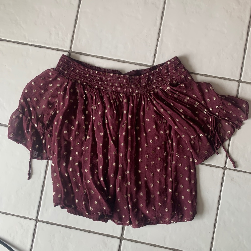 Abercrombie & Fitch Off-the-Shoulder Top